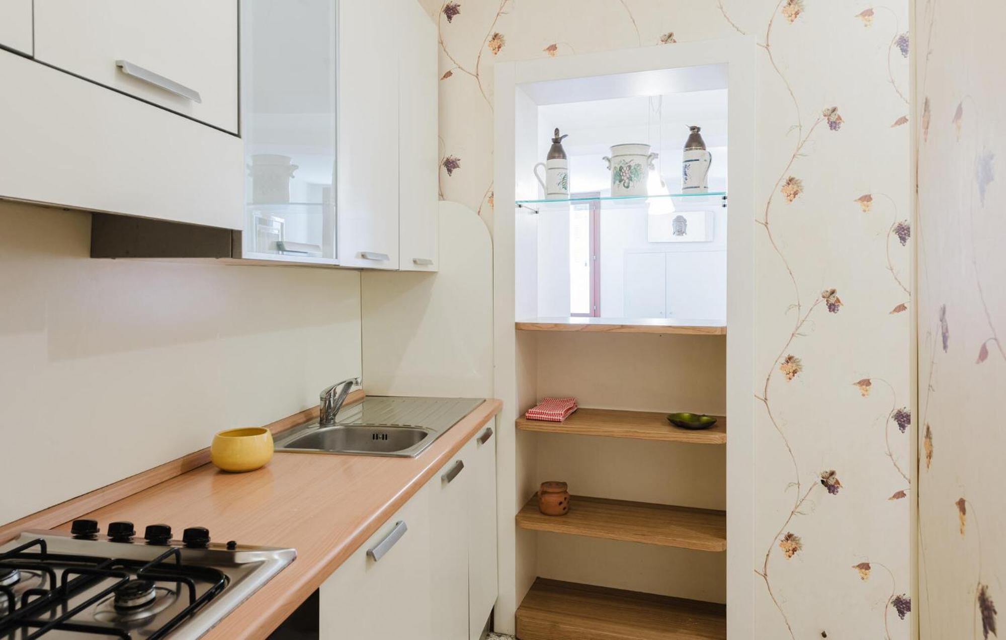 Apartment In With Kitchen Venice